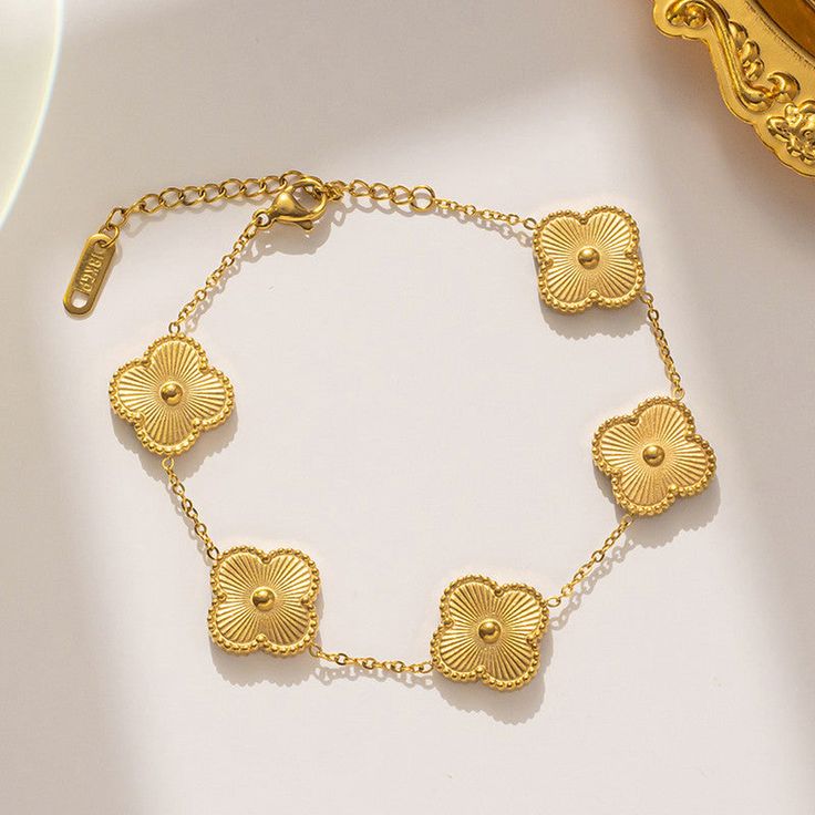 Golden clover bracelet